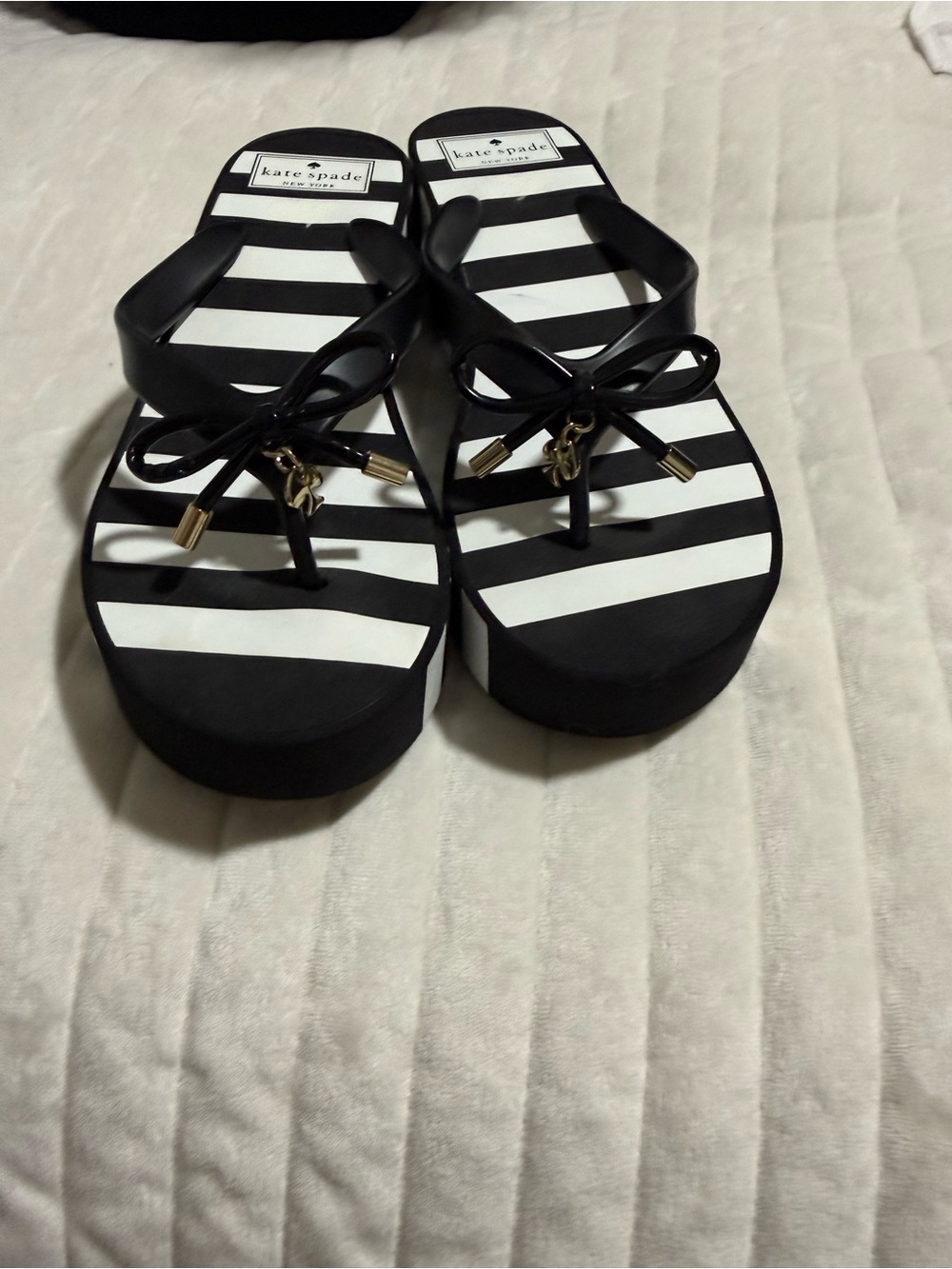 Kate Spade Black & White Striped Wedge Flip-Flops – Size 8